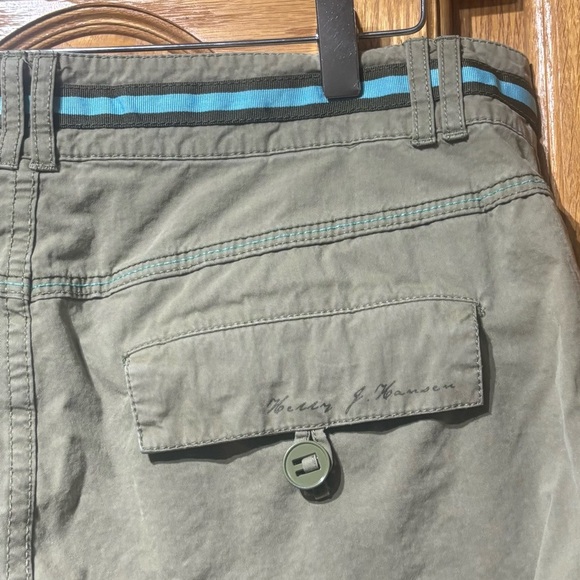 Helly Hansen Women’s Khaki Green Cargo Capri Pants/Shorts Size 30 EUC - Picture 3 of 9